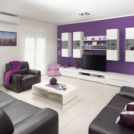Rainbow Apartment Pula Exterior photo