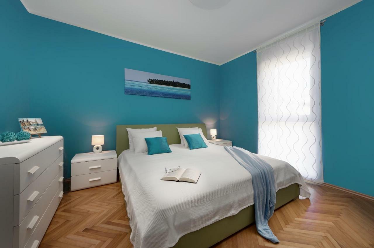 Rainbow Apartment Pula Exterior photo